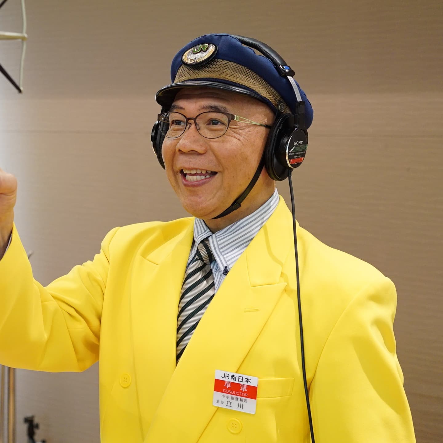 ラジオナレーション収録する立川真司